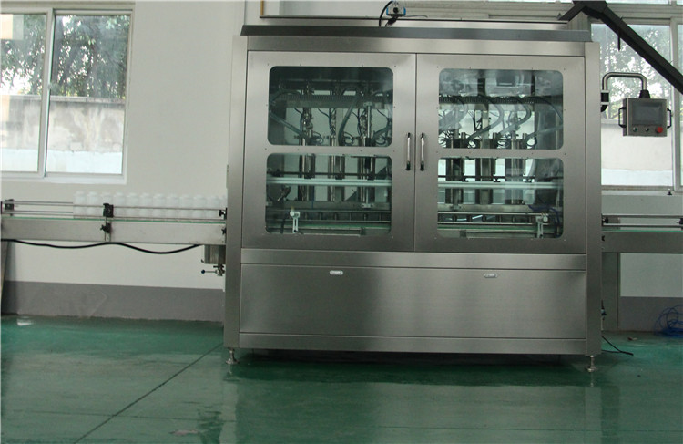 plnící stroj kečupu