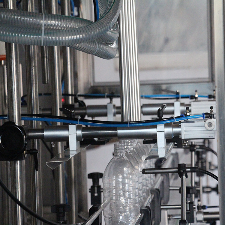 stroj na plnění oleje 